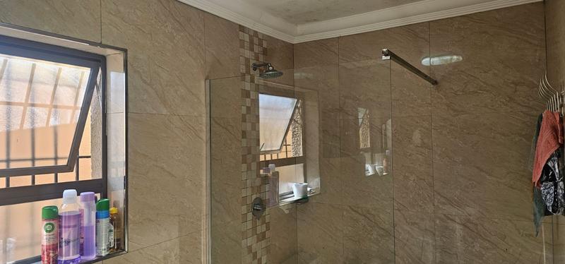 2 Bedroom Property for Sale in Guguletu Western Cape